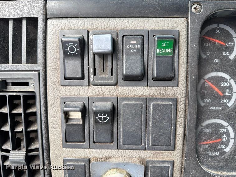 image for item FG3022 2002 Freightliner FL70 dump truck