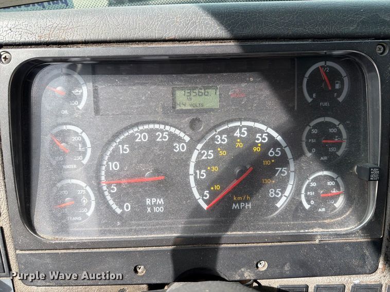 image for item FG3022 2002 Freightliner FL70 dump truck