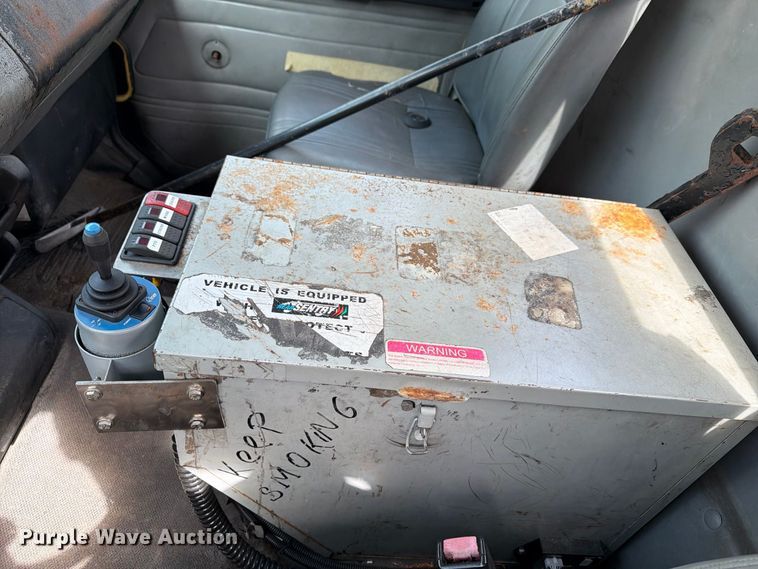 image for item FG3022 2002 Freightliner FL70 dump truck