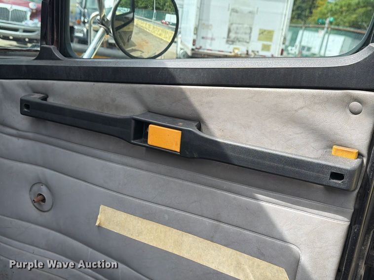 image for item FG3022 2002 Freightliner FL70 dump truck