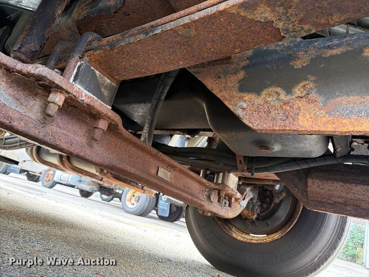 image for item FG3022 2002 Freightliner FL70 dump truck