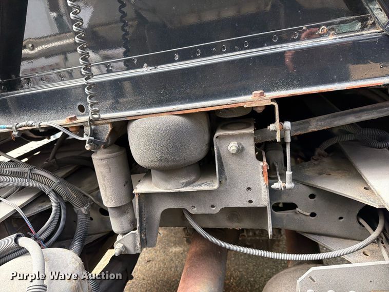 image for item FG3022 2002 Freightliner FL70 dump truck