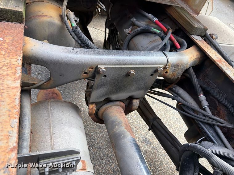 image for item FG3022 2002 Freightliner FL70 dump truck