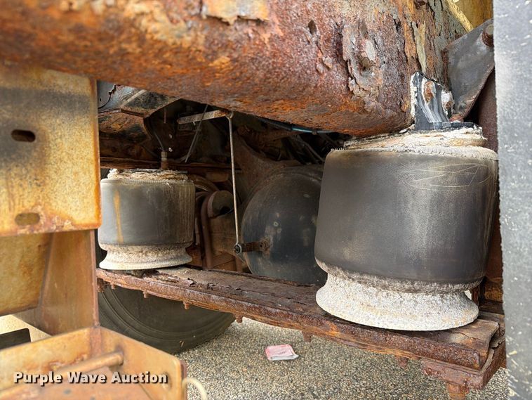 image for item FG3022 2002 Freightliner FL70 dump truck
