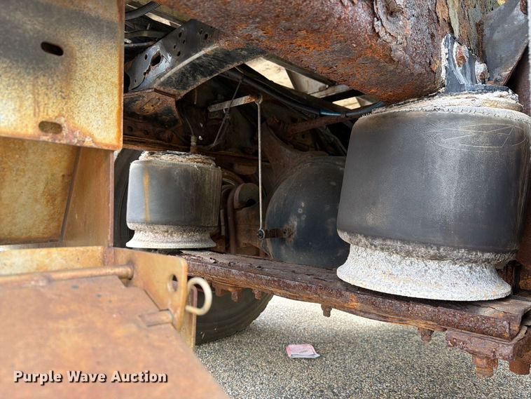 image for item FG3022 2002 Freightliner FL70 dump truck