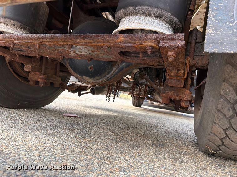 image for item FG3022 2002 Freightliner FL70 dump truck