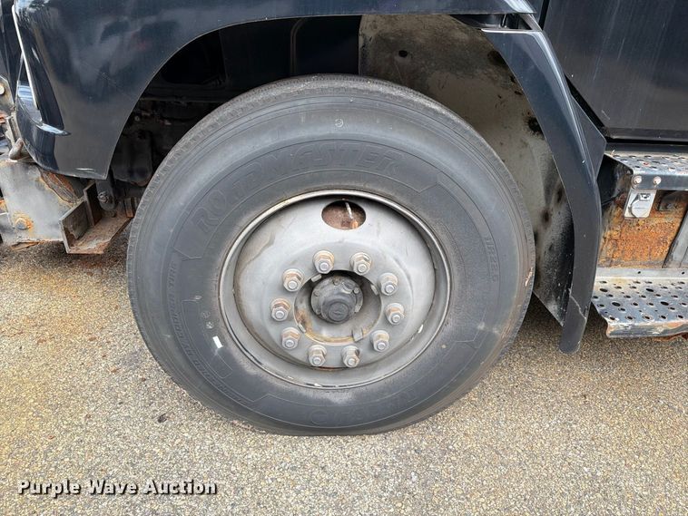 image for item FG3022 2002 Freightliner FL70 dump truck