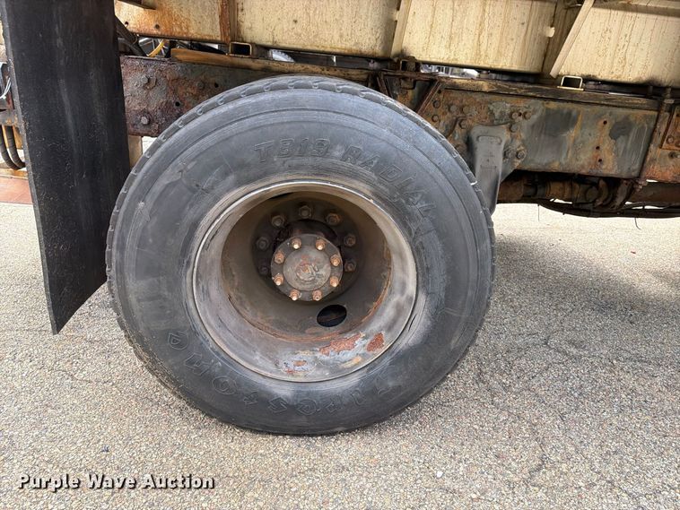 image for item FG3022 2002 Freightliner FL70 dump truck