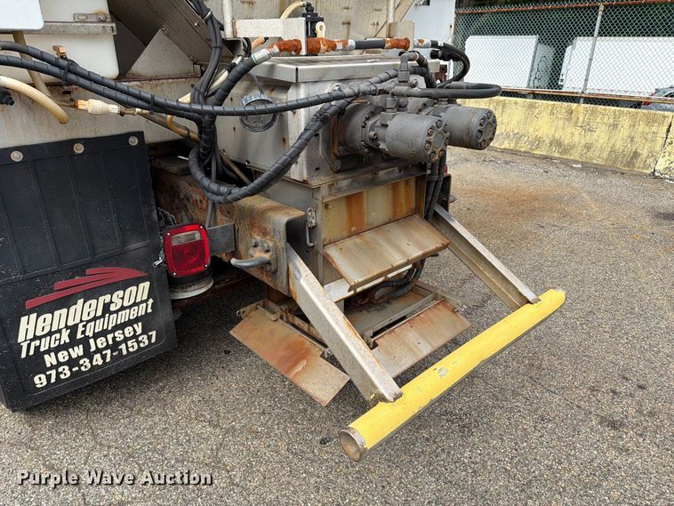 image for item FG3022 2002 Freightliner FL70 dump truck