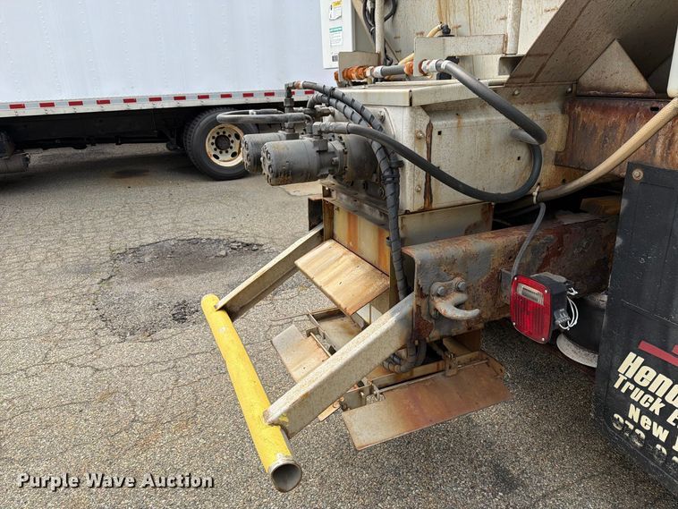 image for item FG3022 2002 Freightliner FL70 dump truck