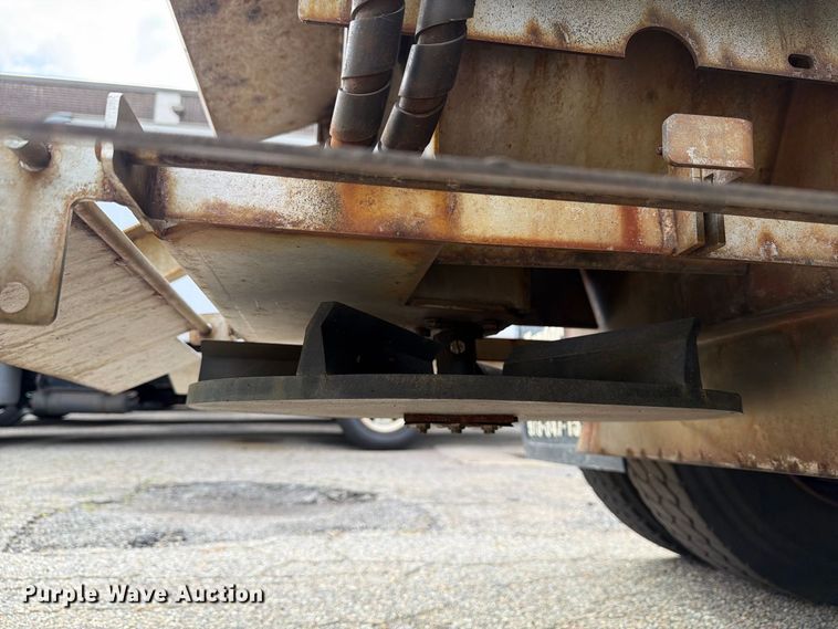 image for item FG3022 2002 Freightliner FL70 dump truck