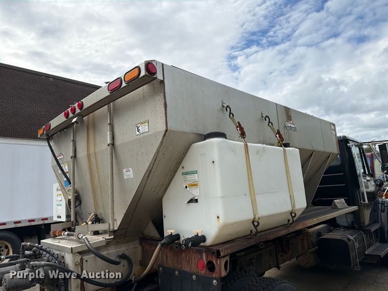 image for item FG3022 2002 Freightliner FL70 dump truck