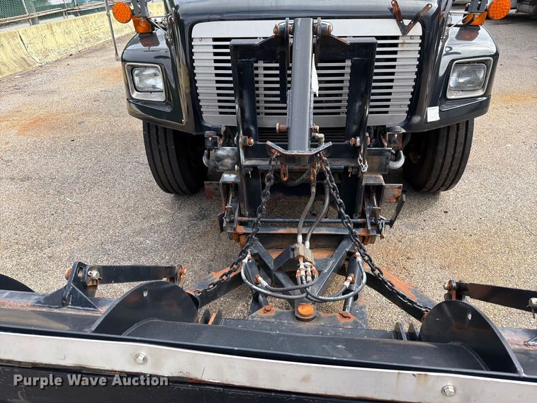 image for item FG3022 2002 Freightliner FL70 dump truck
