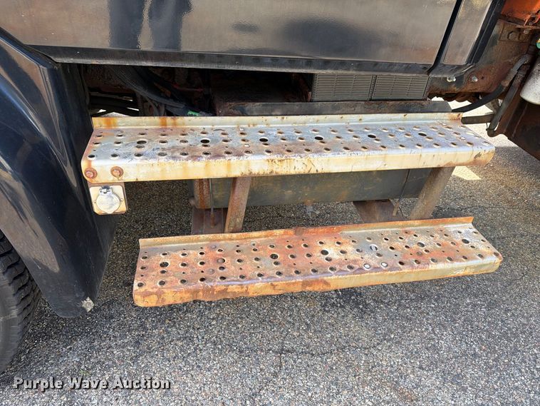 image for item FG3023 1998 Freightliner FL70 dump truck