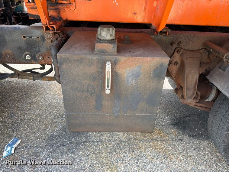 image for item FG3023 1998 Freightliner FL70 dump truck