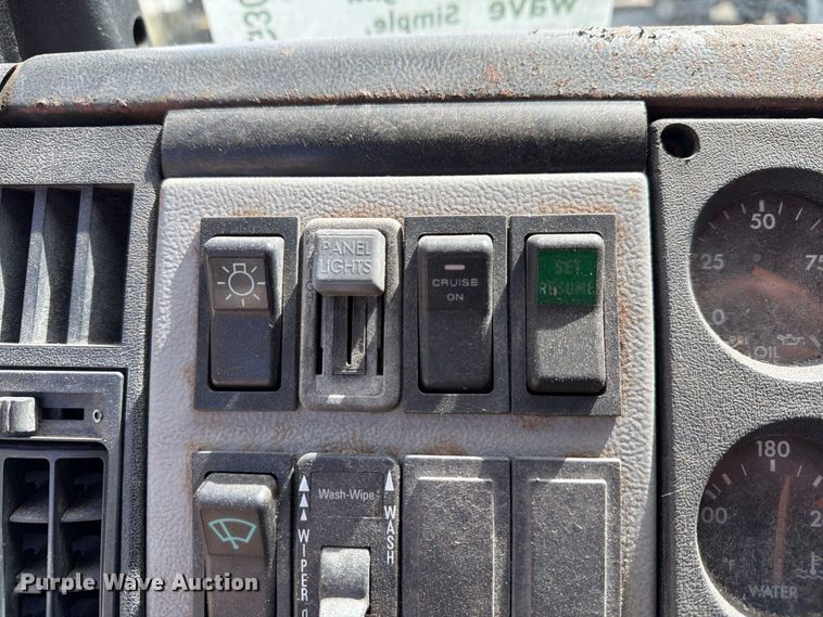 image for item FG3023 1998 Freightliner FL70 dump truck