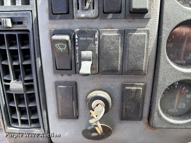 image for item FG3023 1998 Freightliner FL70 dump truck