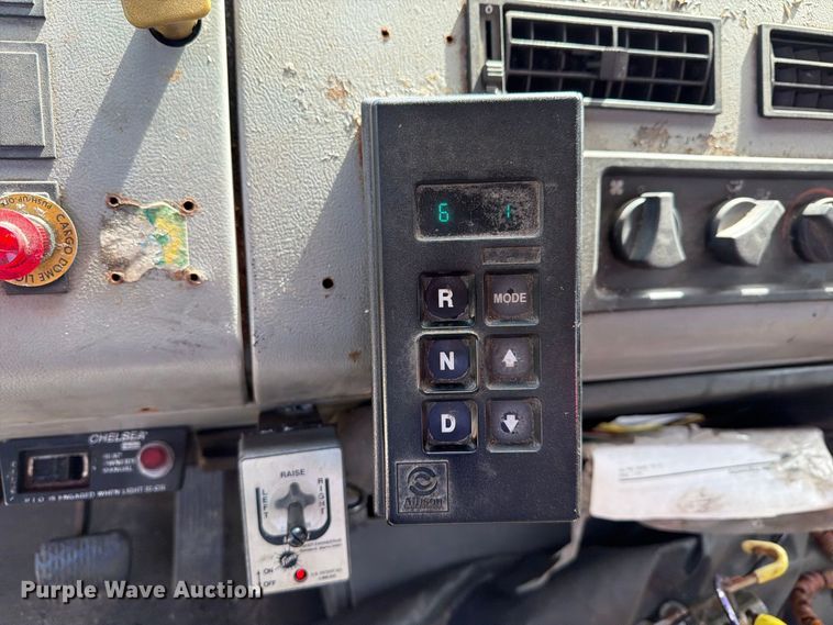 image for item FG3023 1998 Freightliner FL70 dump truck