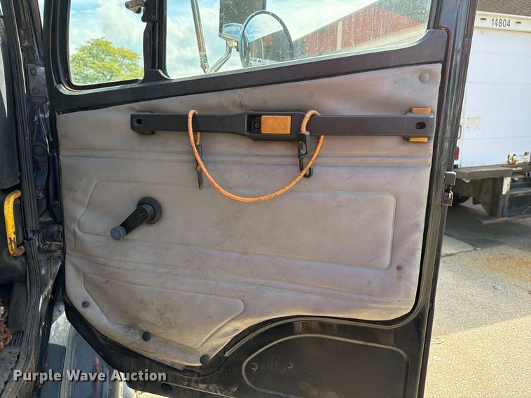image for item FG3023 1998 Freightliner FL70 dump truck