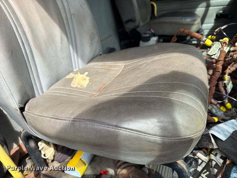image for item FG3023 1998 Freightliner FL70 dump truck