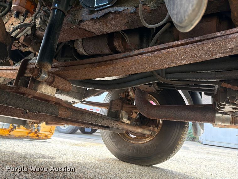 image for item FG3023 1998 Freightliner FL70 dump truck