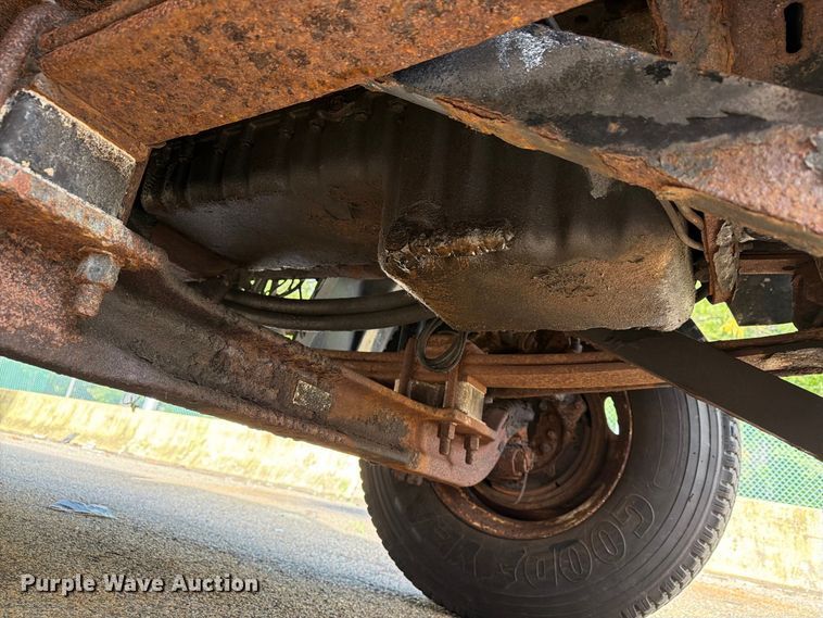image for item FG3023 1998 Freightliner FL70 dump truck
