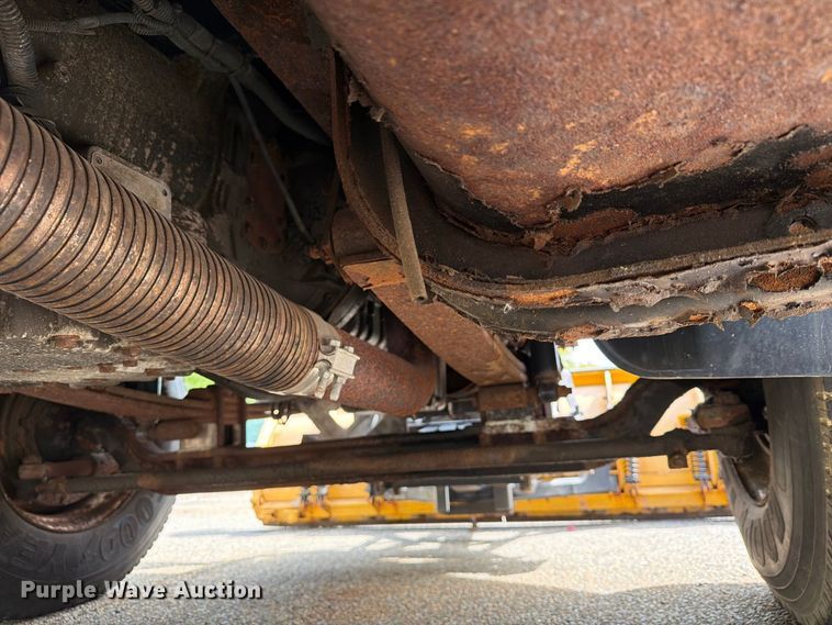 image for item FG3023 1998 Freightliner FL70 dump truck