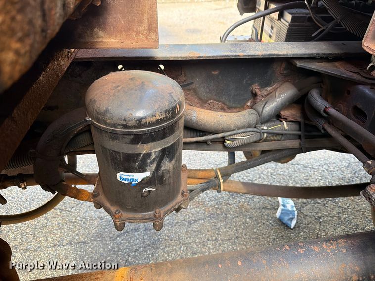 image for item FG3023 1998 Freightliner FL70 dump truck