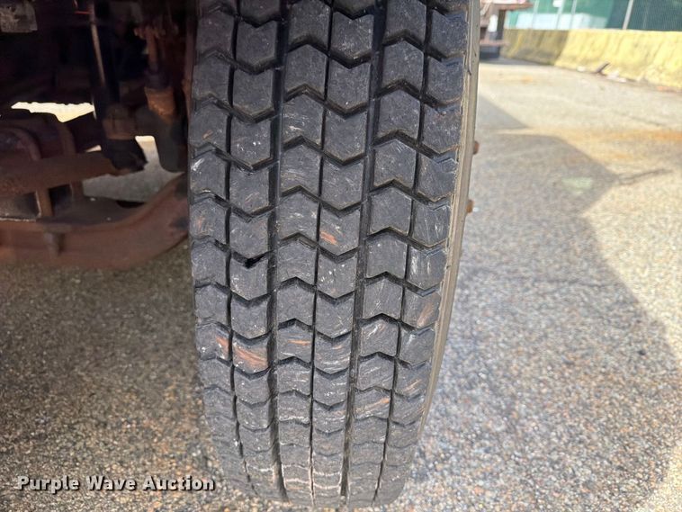 image for item FG3023 1998 Freightliner FL70 dump truck