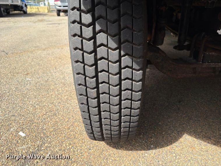 image for item FG3023 1998 Freightliner FL70 dump truck