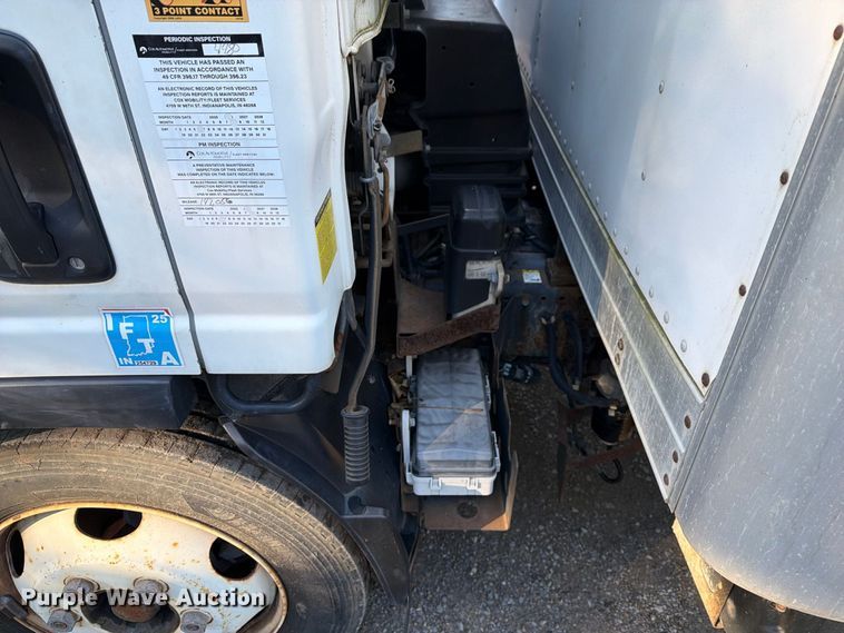 image for item FG3024 2016 Isuzu NRR box truck