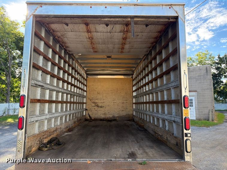 image for item FG3024 2016 Isuzu NRR box truck