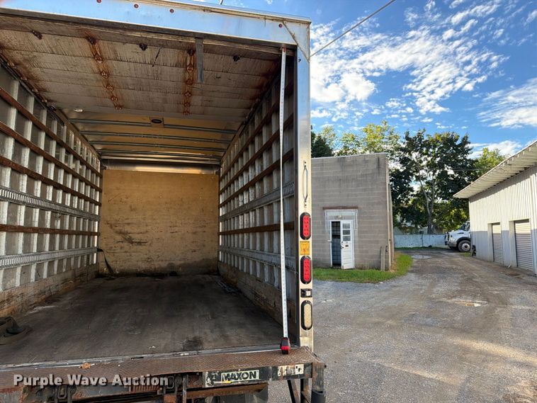 image for item FG3024 2016 Isuzu NRR box truck