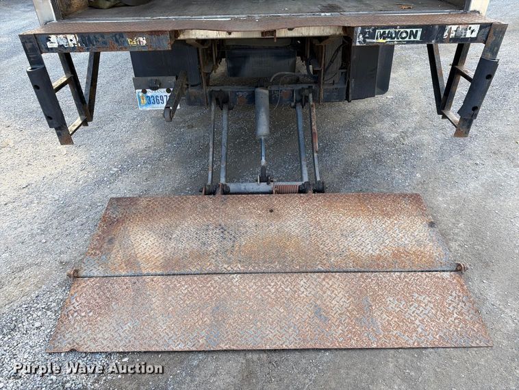 image for item FG3024 2016 Isuzu NRR box truck