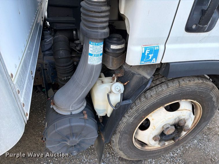 image for item FG3024 2016 Isuzu NRR box truck
