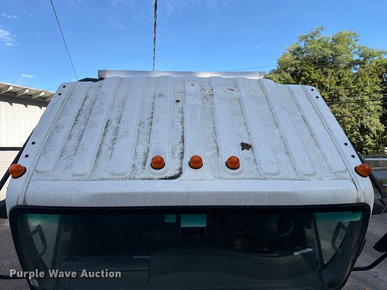 image for item FG3024 2016 Isuzu NRR box truck