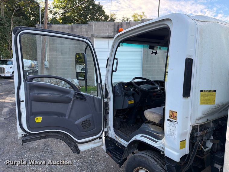 image for item FG3024 2016 Isuzu NRR box truck