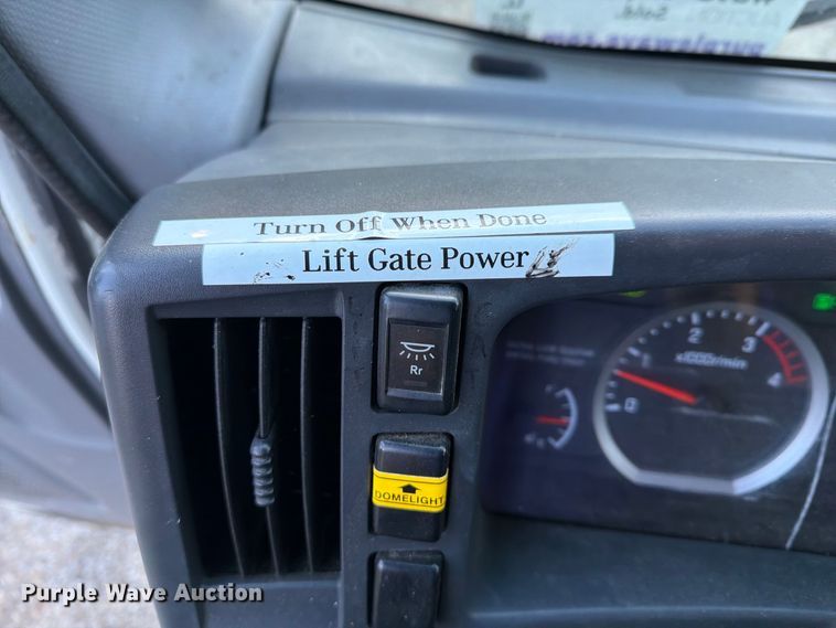 image for item FG3024 2016 Isuzu NRR box truck