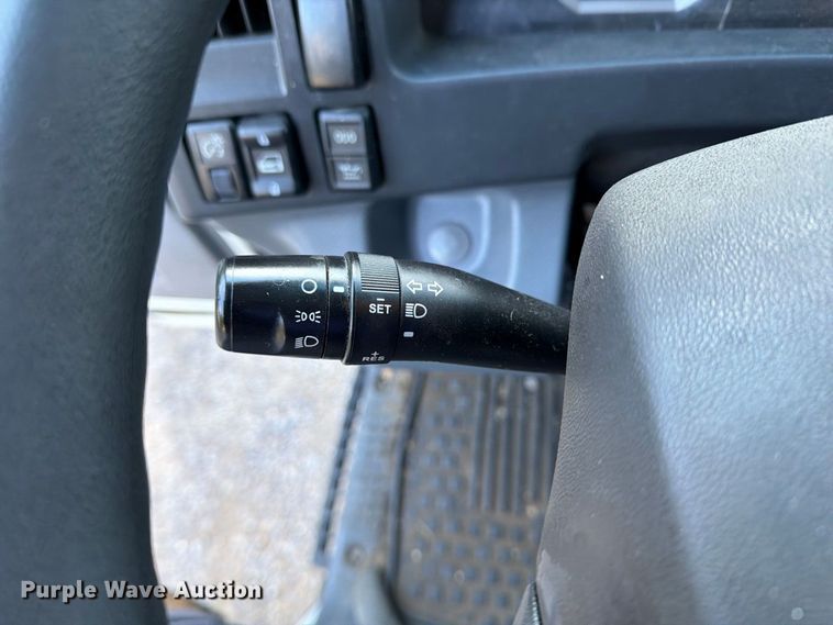 image for item FG3024 2016 Isuzu NRR box truck