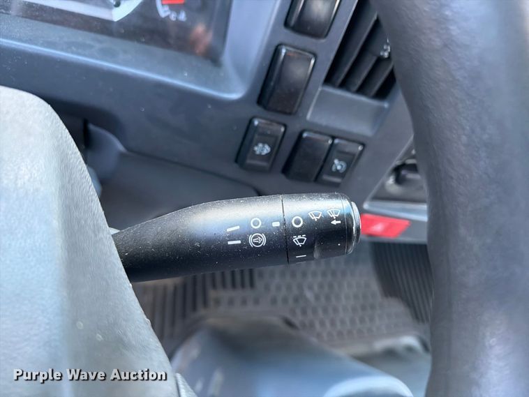 image for item FG3024 2016 Isuzu NRR box truck