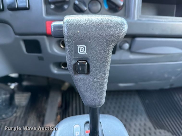 image for item FG3024 2016 Isuzu NRR box truck