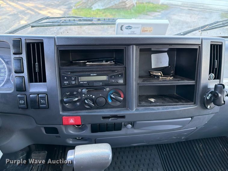 image for item FG3024 2016 Isuzu NRR box truck