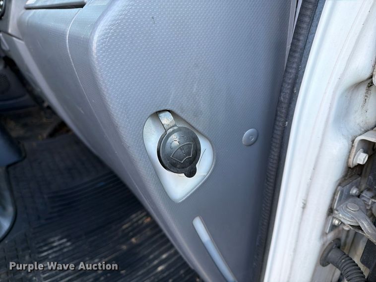 image for item FG3024 2016 Isuzu NRR box truck