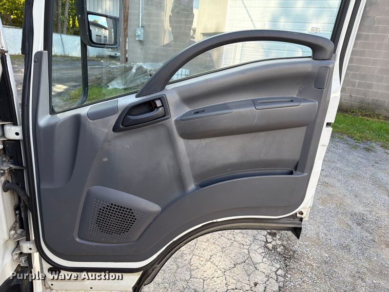 image for item FG3024 2016 Isuzu NRR box truck