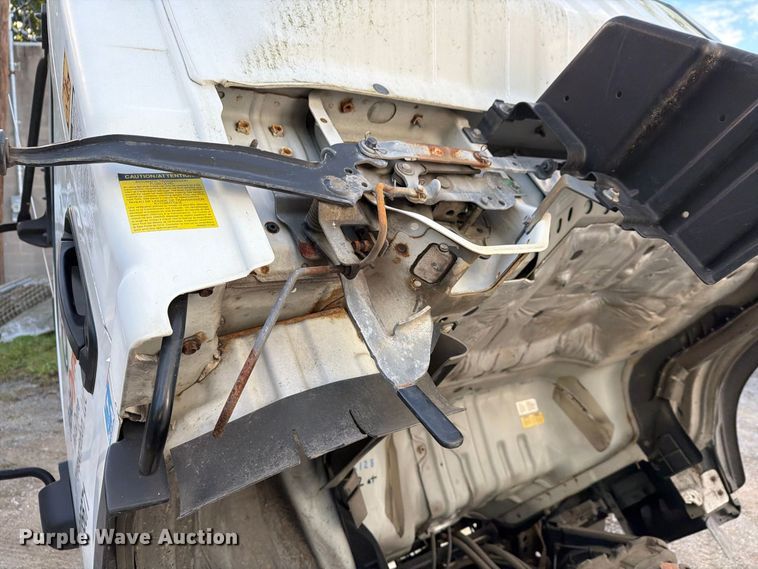 image for item FG3024 2016 Isuzu NRR box truck