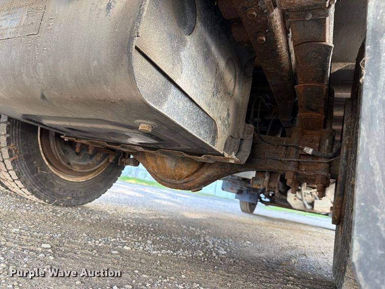 image for item FG3024 2016 Isuzu NRR box truck