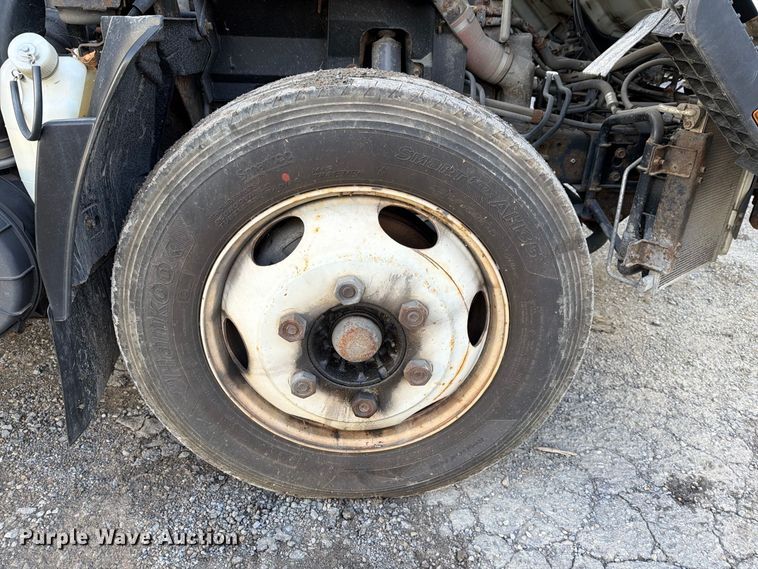 image for item FG3024 2016 Isuzu NRR box truck