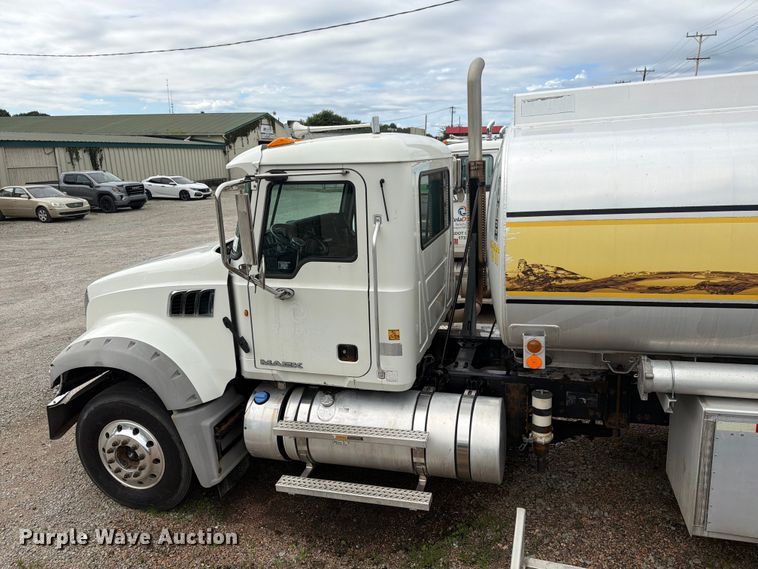 image for item FG3025 2012 Mack Granite fuel truck