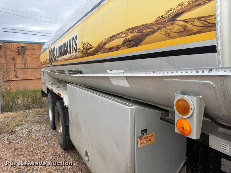 image for item FG3025 2012 Mack Granite fuel truck