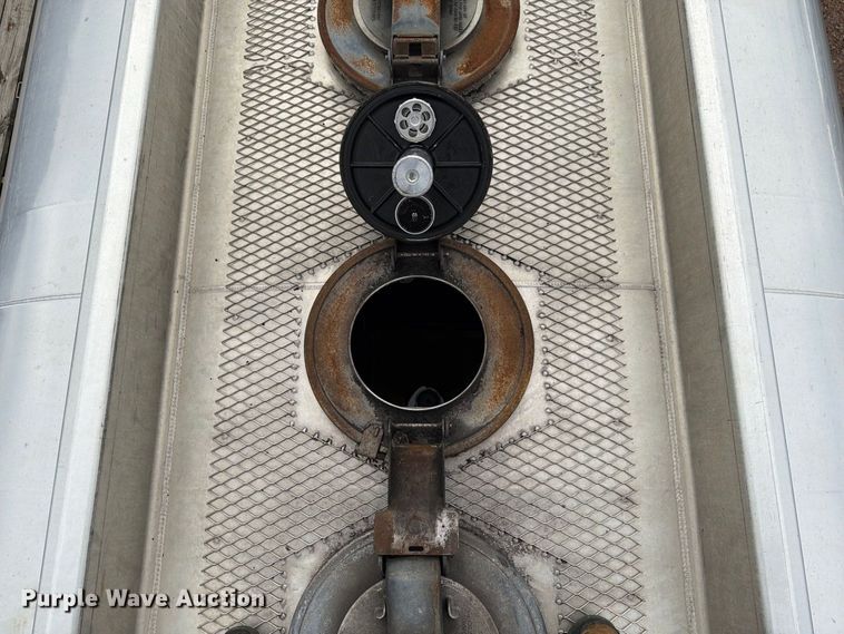 image for item FG3025 2012 Mack Granite fuel truck